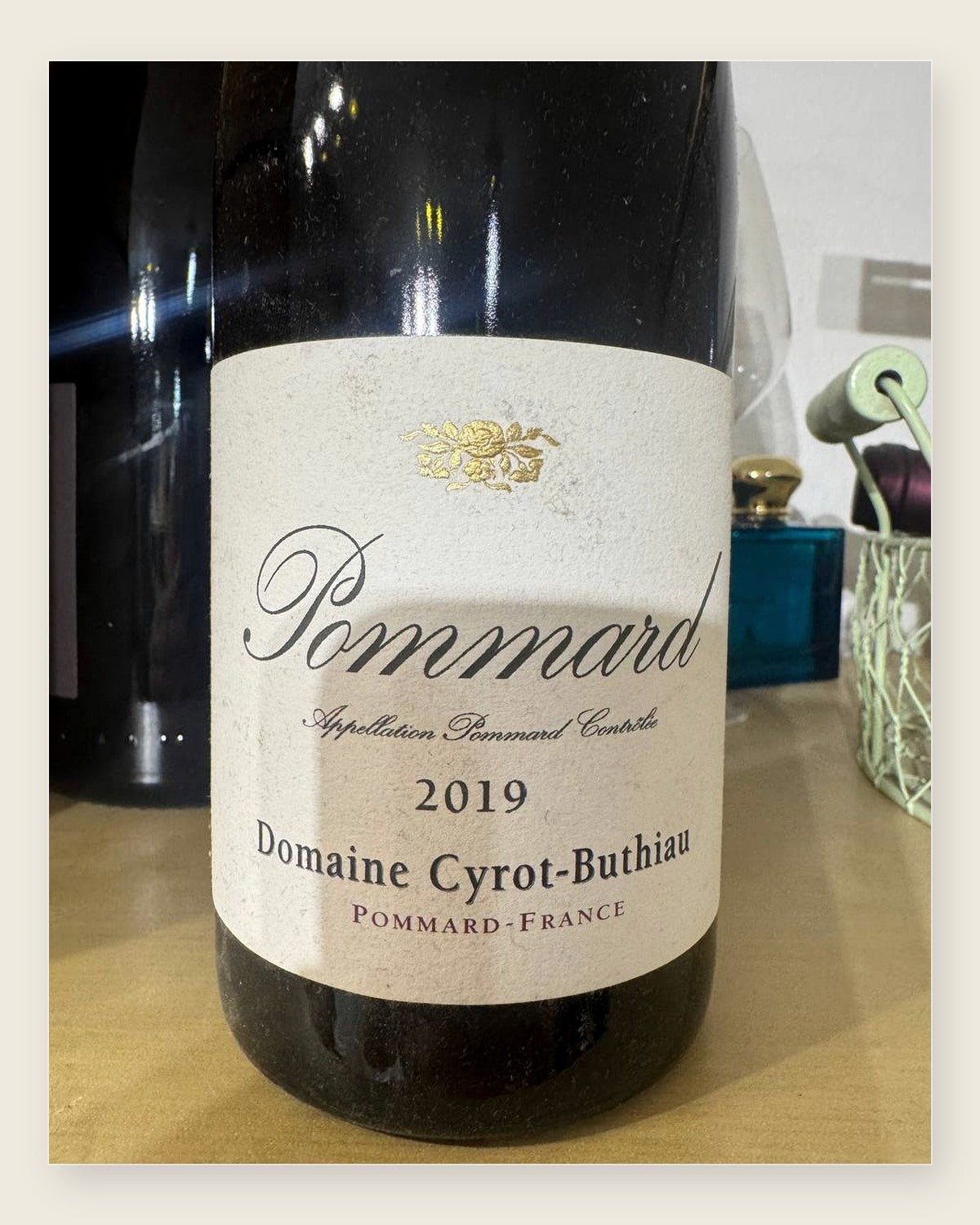 Domaine Cyrot-Buthiau Pommard 2019 – fysisk registreret flaske